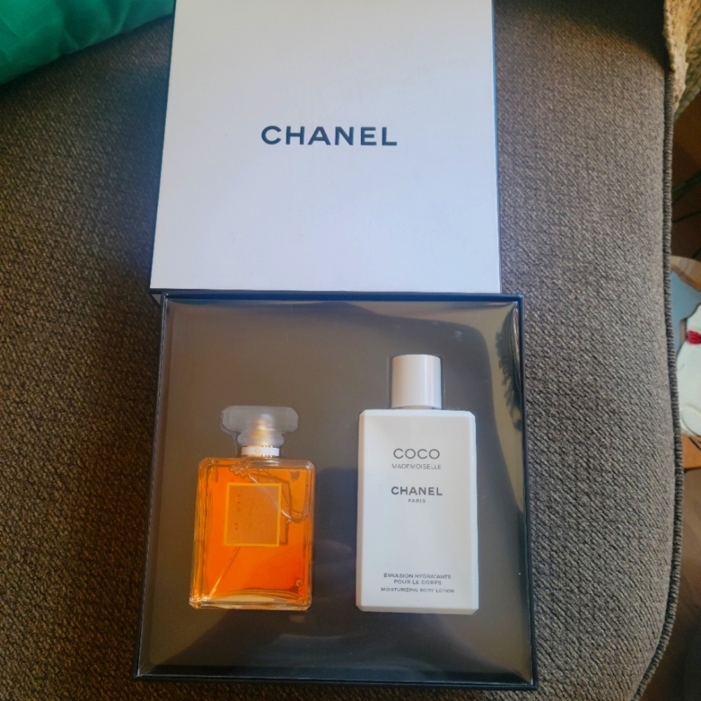 Chanel coco mademoiselle body set